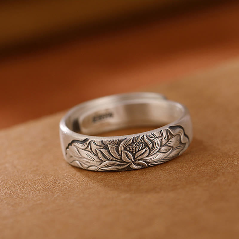 Engraved Floral Silver Band — detail view 3