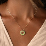 Collar con círculo de jade