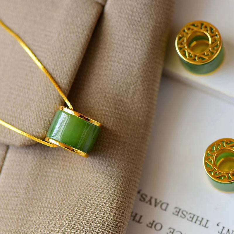 Round Jade Silver-Plated Necklace — product view