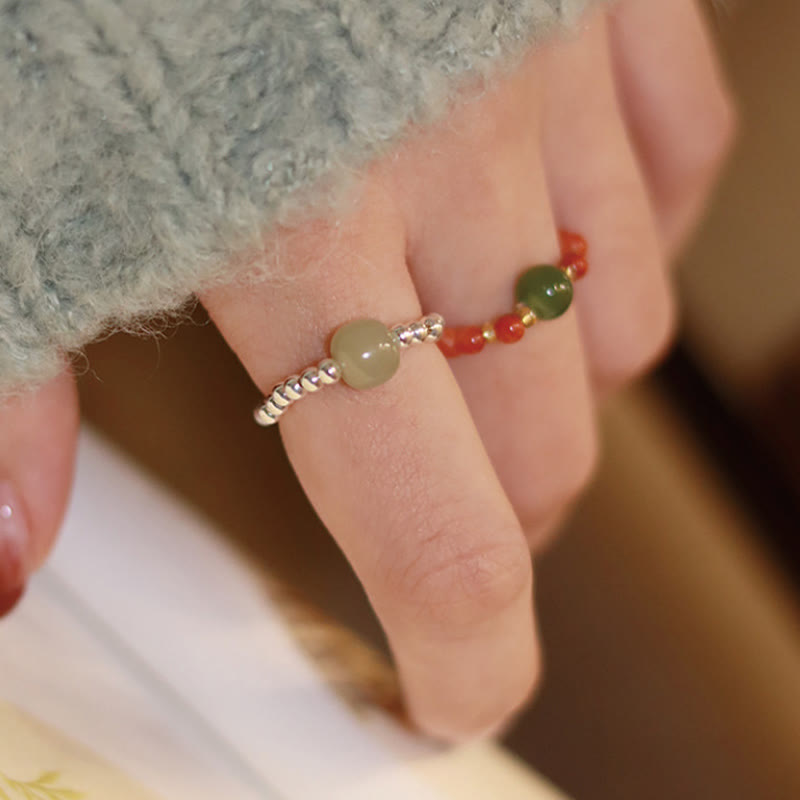 Small Stone and Silver Elastic Ring — detail view 4
