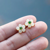 Pendientes de botón flor de jade blanco