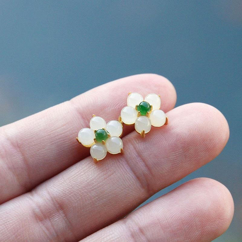 Pendientes de botón flor de jade blanco